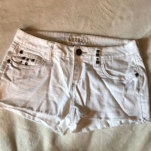 DECREE white denim shorts